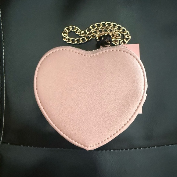 NWT Juicy Couture Heart-Shaped Pink Diamond String of Pearls Zip Around - Picture 2 of 4
